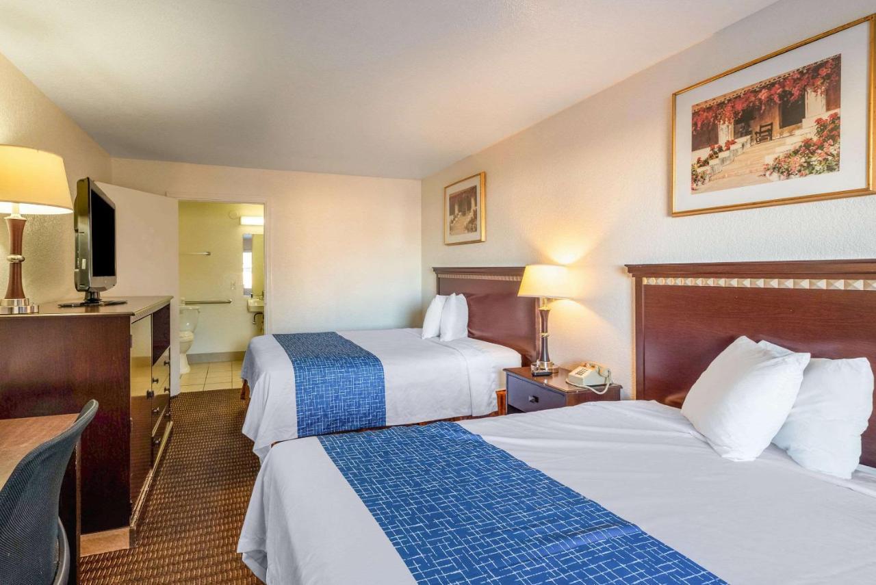 Rodeway Inn Phoenix North I-17 Eksteriør billede